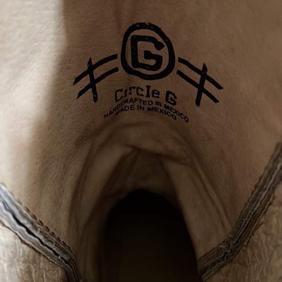 Handcrafted Western Boots - Picture 9 of 10